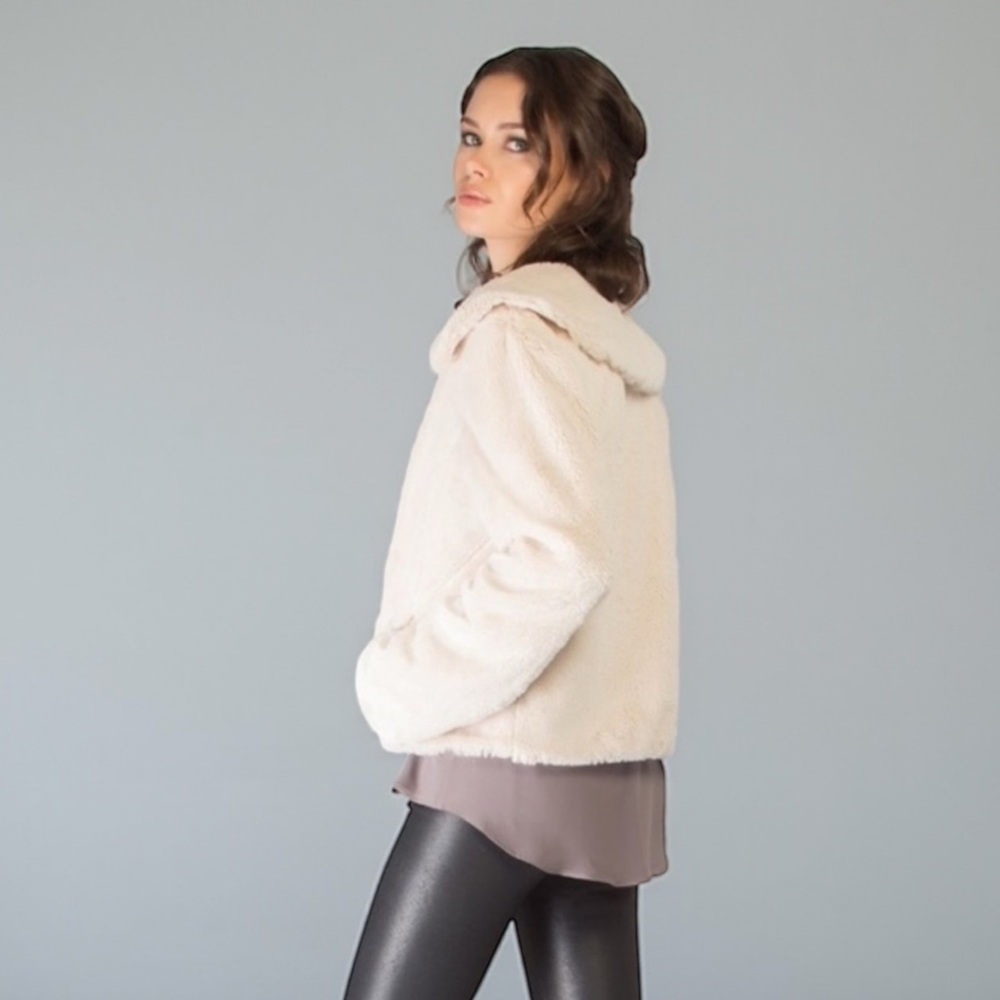 Lavender Brown Vegan Fur in Pale Pink Size Small - Picture 2 of 9
